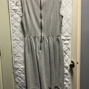 Black and white LOFT dress-like new